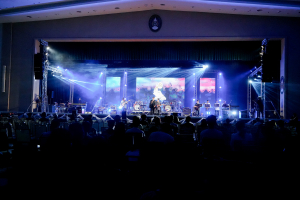 มรภ.เทพสตรี ร่วมกับ คกก.ส่งเสริมกิจการมหาวิทยาลัย จัดคอนเสิร์ต TRU Love Live Light Concert เพื่อระดมทุนการศึกษาช่วยเหลือนักเรียน นักศึกษา มรภ.เทพสตรี
