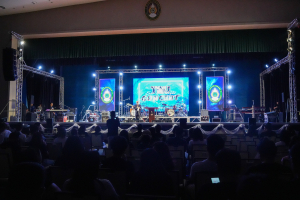 มรภ.เทพสตรี ร่วมกับ คกก.ส่งเสริมกิจการมหาวิทยาลัย จัดคอนเสิร์ต TRU Love Live Light Concert เพื่อระดมทุนการศึกษาช่วยเหลือนักเรียน นักศึกษา มรภ.เทพสตรี