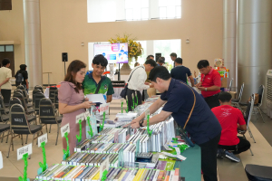 สำนักวิทยบริการฯ จัดงานออกร้านจำหน่ายหนังสือ