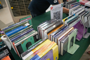 สำนักวิทยบริการฯ จัดงานออกร้านจำหน่ายหนังสือ