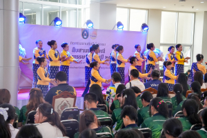 สำนักศิลปะและวัฒนธรรม จัดงานสืบสานงานประเพณีเข้าพรรษา ถวายผ้าอาบน้ำฝนและเทียนพรรษา ปี พ.ศ. 2568