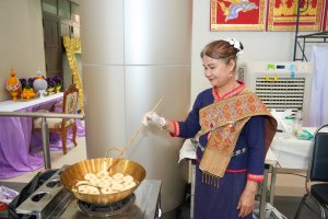 สำนักศิลปะและวัฒนธรรม จัดงานสืบสานงานประเพณีเข้าพรรษา ถวายผ้าอาบน้ำฝนและเทียนพรรษา ปี พ.ศ. 2568
