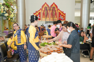 สำนักศิลปะและวัฒนธรรม จัดงานสืบสานงานประเพณีเข้าพรรษา ถวายผ้าอาบน้ำฝนและเทียนพรรษา ปี พ.ศ. 2568