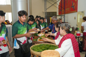 สำนักศิลปะและวัฒนธรรม จัดงานสืบสานงานประเพณีเข้าพรรษา ถวายผ้าอาบน้ำฝนและเทียนพรรษา ปี พ.ศ. 2568