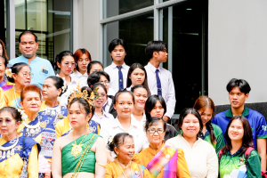 สำนักศิลปะและวัฒนธรรม จัดงานสืบสานงานประเพณีเข้าพรรษา ถวายผ้าอาบน้ำฝนและเทียนพรรษา ปี พ.ศ. 2568