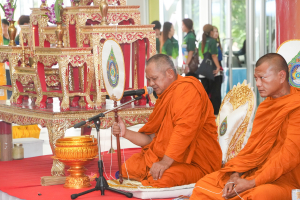 สำนักศิลปะและวัฒนธรรม จัดงานสืบสานงานประเพณีเข้าพรรษา ถวายผ้าอาบน้ำฝนและเทียนพรรษา ปี พ.ศ. 2568