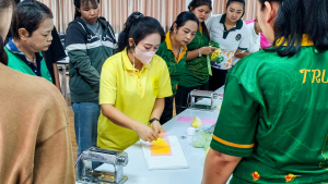 กองพัฒนานักศึกษา จัดอบรมศิลป์ดินไทย สร้างอาชีพด้วยมือ ให้แก่นักศึกษา บุคลากร และประชาชน