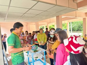 ศูนย์ส่งเสริมการเรียนรู้ระดับอำเภอโพธิ์ทอง นำประชาชนเข้าศึกษาดูงานและร่วมทำกิจกรรมฐานการเรียนรู้ด้านเกษตรกรรมของศูนย์ส่งเสริมการจัดการศึกษาตามพระบรมราโชบาย มรภ.เทพสตรี