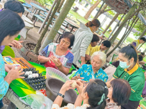 ศูนย์ส่งเสริมการเรียนรู้ระดับอำเภอโพธิ์ทอง นำประชาชนเข้าศึกษาดูงานและร่วมทำกิจกรรมฐานการเรียนรู้ด้านเกษตรกรรมของศูนย์ส่งเสริมการจัดการศึกษาตามพระบรมราโชบาย มรภ.เทพสตรี