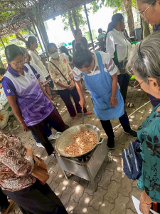 ศูนย์ส่งเสริมการเรียนรู้ระดับอำเภอโพธิ์ทอง นำประชาชนเข้าศึกษาดูงานและร่วมทำกิจกรรมฐานการเรียนรู้ด้านเกษตรกรรมของศูนย์ส่งเสริมการจัดการศึกษาตามพระบรมราโชบาย มรภ.เทพสตรี