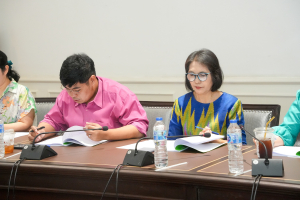 การประชุม คกก.จัดทำแบบประเมินผลการปฏิบัติราชการของคณาจารย์ประจำที่ได้รับการแต่งตั้งให้เป็นผู้บริหาร สังกัด มรภ.เทพสตรี