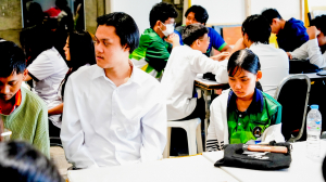 สำนักศิลปะและวัฒนธรรม จัดอบรมการพัฒนาของที่ระลึกงานหล่อเรซิ่นนูนต่ำปัดทอง จ.ลพบุรี