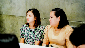 สำนักศิลปะและวัฒนธรรม จัดอบรมการพัฒนาของที่ระลึกงานหล่อเรซิ่นนูนต่ำปัดทอง จ.ลพบุรี