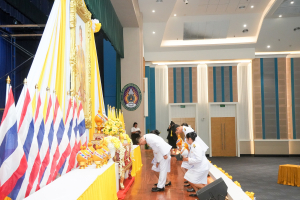 อธิการบดี มรภ.เทพสตรี พร้อมคณะผู้บริหาร คณาจารย์ บุคลากร นักเรียน และนักศึกษา จัดพิธีถวายพระพรชัยมงคล พระบาทสมเด็จพระเจ้าอยู่หัว