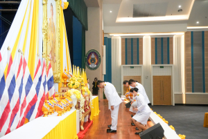 อธิการบดี มรภ.เทพสตรี พร้อมคณะผู้บริหาร คณาจารย์ บุคลากร นักเรียน และนักศึกษา จัดพิธีถวายพระพรชัยมงคล พระบาทสมเด็จพระเจ้าอยู่หัว