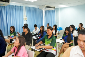 คณะวิทยาการจัดการ จัดอบรมให้ความรู้แก่นักศึกษาและศิษย์เก่า Reskill