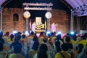 มรภ.เทพสตรี ร่วมกิจกรรมเทิดทูนสถาบัน สร้างสรรค์วิถีไทย ร่วมใจเข้าวังฟังธรรม ครั้งที่ 4 เนื่องในโอกาสวันเฉลิมพระชนมพรรษา พระบาทสมเด็จพระเจ้าอยู่หัว