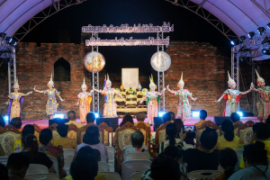 มรภ.เทพสตรี ร่วมกิจกรรมเทิดทูนสถาบัน สร้างสรรค์วิถีไทย ร่วมใจเข้าวังฟังธรรม ครั้งที่ 4 เนื่องในโอกาสวันเฉลิมพระชนมพรรษา พระบาทสมเด็จพระเจ้าอยู่หัว