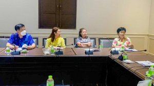 มรภ.เทพสตรี รับมอบทุนการศึกษาจากมูลนิธิ รศ.สุรพันธ์ ยันต์ทอง