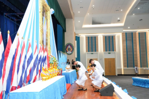 อธิการบดี มรภ.เทพสตรี นำคณะผู้บริหาร คณาจารย์ บุคลากร นักเรียน และนักศึกษา ร่วมพิธีถวายพระพรชัยมงคล สมเด็จพระนางเจ้าสิริกิติ์ พระบรมราชินีนาถ พระบรมราชชนนีพันปีหลวง