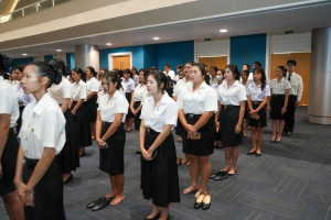 อธิการบดี มรภ.เทพสตรี นำคณะผู้บริหาร คณาจารย์ บุคลากร นักเรียน และนักศึกษา ร่วมพิธีถวายพระพรชัยมงคล สมเด็จพระนางเจ้าสิริกิติ์ พระบรมราชินีนาถ พระบรมราชชนนีพันปีหลวง