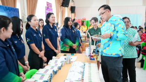 กองบริการการศึกษา พร้อมด้วยงานสื่อสารองค์กร มรภ.เทพสตรี ลงพื้นที่ออกบูธงานมหกรรมเสริมสร้างแรงบันดาลใจ ทักษะอาชีพ และการเรียนต่อในยุคดิจิทัลฯ