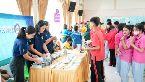กองบริการการศึกษา พร้อมด้วยงานสื่อสารองค์กร มรภ.เทพสตรี ลงพื้นที่ออกบูธงานมหกรรมเสริมสร้างแรงบันดาลใจ ทักษะอาชีพ และการเรียนต่อในยุคดิจิทัลฯ