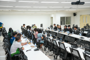 มรภ.เทพสตรี รับฟังการรายงานผลการดำเนินงานโปรแกรมระบบบริการการศึกษาฯ จากผู้แทน บ.วิชั่นเน็ต