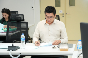 มรภ.เทพสตรี รับฟังการรายงานผลการดำเนินงานโปรแกรมระบบบริการการศึกษาฯ จากผู้แทน บ.วิชั่นเน็ต
