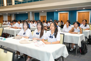 วิชาเอกภาษาไทย คณะมนุษยศาสตร์ฯ ร่วมกับภาคีเครือข่าย จัดประกวดประชันกลอนสด วรรณศิลป์เทพสตรี ครั้งที่ 3 ชิงถ้วยรัฐมนตรี อว.