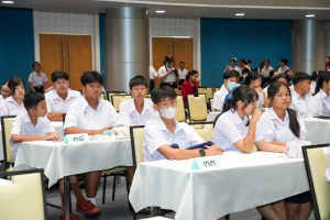 วิชาเอกภาษาไทย คณะมนุษยศาสตร์ฯ ร่วมกับภาคีเครือข่าย จัดประกวดประชันกลอนสด วรรณศิลป์เทพสตรี ครั้งที่ 3 ชิงถ้วยรัฐมนตรี อว.