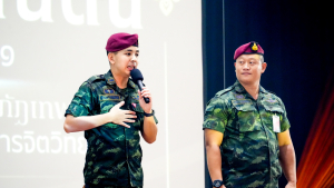กองพัฒนานักศึกษา มรภ.เทพสตรี ร่วมกับ กองพันปฏิบัติการจิตวิทยา หน่วยบัญชาการสงครามพิเศษ จัดบรรยายปลุกจิตสำนึกรู้คุณแผ่นดิน ชุดขุนศึก 51