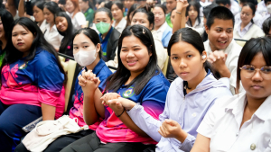กองพัฒนานักศึกษา มรภ.เทพสตรี ร่วมกับ กองพันปฏิบัติการจิตวิทยา หน่วยบัญชาการสงครามพิเศษ จัดบรรยายปลุกจิตสำนึกรู้คุณแผ่นดิน ชุดขุนศึก 51