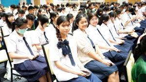 กองพัฒนานักศึกษา มรภ.เทพสตรี ร่วมกับ กองพันปฏิบัติการจิตวิทยา หน่วยบัญชาการสงครามพิเศษ จัดบรรยายปลุกจิตสำนึกรู้คุณแผ่นดิน ชุดขุนศึก 51