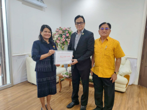 มรภ.เทพสตรี รับมอบเงินจากชมรมเพชรเทพสตรีเพื่อสนับสนุนเป็นทุนการศึกษาแก่นักเรียน นักศึกษา มรภ.เทพสตรี 