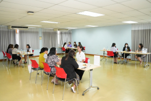 คณะวิทยาการจัดการ จัดสัมภาษณ์นักศึกษาเพื่อคัดเลือกเข้ารับทุนการศึกษาในงานมหกรรมเทพสตรี 105 ปี