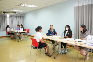 คณะวิทยาการจัดการ จัดสัมภาษณ์นักศึกษาเพื่อคัดเลือกเข้ารับทุนการศึกษาในงานมหกรรมเทพสตรี 105 ปี