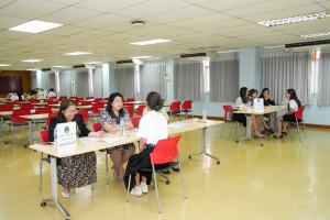 คณะวิทยาการจัดการ จัดสัมภาษณ์นักศึกษาเพื่อคัดเลือกเข้ารับทุนการศึกษาในงานมหกรรมเทพสตรี 105 ปี