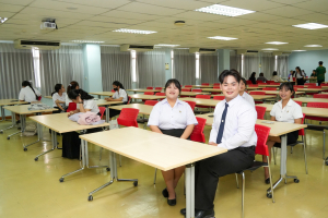 คณะวิทยาการจัดการ จัดสัมภาษณ์นักศึกษาเพื่อคัดเลือกเข้ารับทุนการศึกษาในงานมหกรรมเทพสตรี 105 ปี