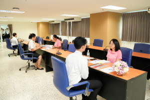 คณะมนุษยศาสตร์ฯ จัดสัมภาษณ์นักศึกษาเพื่อคัดเลือกเข้ารับทุนการศึกษาในงานมหกรรมเทพสตรี 105 ปี