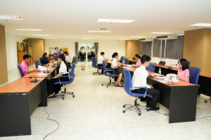 คณะมนุษยศาสตร์ฯ จัดสัมภาษณ์นักศึกษาเพื่อคัดเลือกเข้ารับทุนการศึกษาในงานมหกรรมเทพสตรี 105 ปี