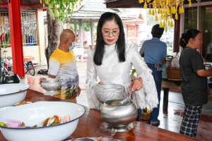 มรภ.เทพสตรี ร่วมงานประเพณีบุญเดือนสิบตักบาตรน้ำผึ้ง ประจำปี พ.ศ. 2568 สืบสานอัตลักษณ์ของชุมชนมอญบางขันหมาก