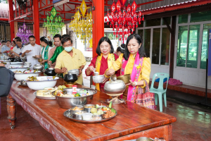 มรภ.เทพสตรี ร่วมงานประเพณีบุญเดือนสิบตักบาตรน้ำผึ้ง ประจำปี พ.ศ. 2568 สืบสานอัตลักษณ์ของชุมชนมอญบางขันหมาก