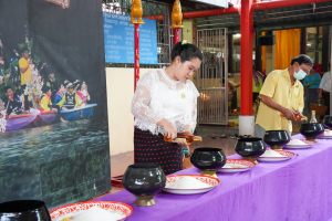 มรภ.เทพสตรี ร่วมงานประเพณีบุญเดือนสิบตักบาตรน้ำผึ้ง ประจำปี พ.ศ. 2568 สืบสานอัตลักษณ์ของชุมชนมอญบางขันหมาก