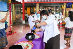 มรภ.เทพสตรี ร่วมงานประเพณีบุญเดือนสิบตักบาตรน้ำผึ้ง ประจำปี พ.ศ. 2568 สืบสานอัตลักษณ์ของชุมชนมอญบางขันหมาก
