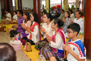 มรภ.เทพสตรี ร่วมงานประเพณีบุญเดือนสิบตักบาตรน้ำผึ้ง ประจำปี พ.ศ. 2568 สืบสานอัตลักษณ์ของชุมชนมอญบางขันหมาก