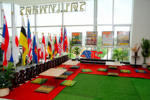 มรภ.เทพสตรี จัดงานมหกรรมเทพสตรี 105 ปี “สร้างพลังท้องถิ่นสู่ความมั่นคง มั่งคั่ง และยั่งยืน” (The 105th Anniversary of TRU: Empower Local Communities for Security, Prosperity and Sustainability)