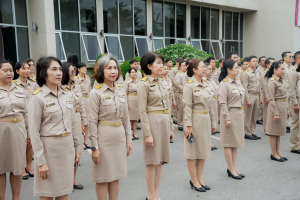 อธิการบดี นำผู้บริหาร คณาจารย์ บุคลากร นักเรียน นักศึกษา มรภ.เทพสตรี ร่วมเคารพธงชาติเนื่องในวันพระราชทานธงชาติไทย 28 กันยายน