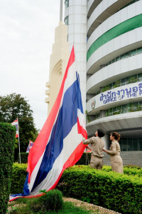 อธิการบดี นำผู้บริหาร คณาจารย์ บุคลากร นักเรียน นักศึกษา มรภ.เทพสตรี ร่วมเคารพธงชาติเนื่องในวันพระราชทานธงชาติไทย 28 กันยายน