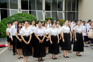 อธิการบดี นำผู้บริหาร คณาจารย์ บุคลากร นักเรียน นักศึกษา มรภ.เทพสตรี ร่วมเคารพธงชาติเนื่องในวันพระราชทานธงชาติไทย 28 กันยายน